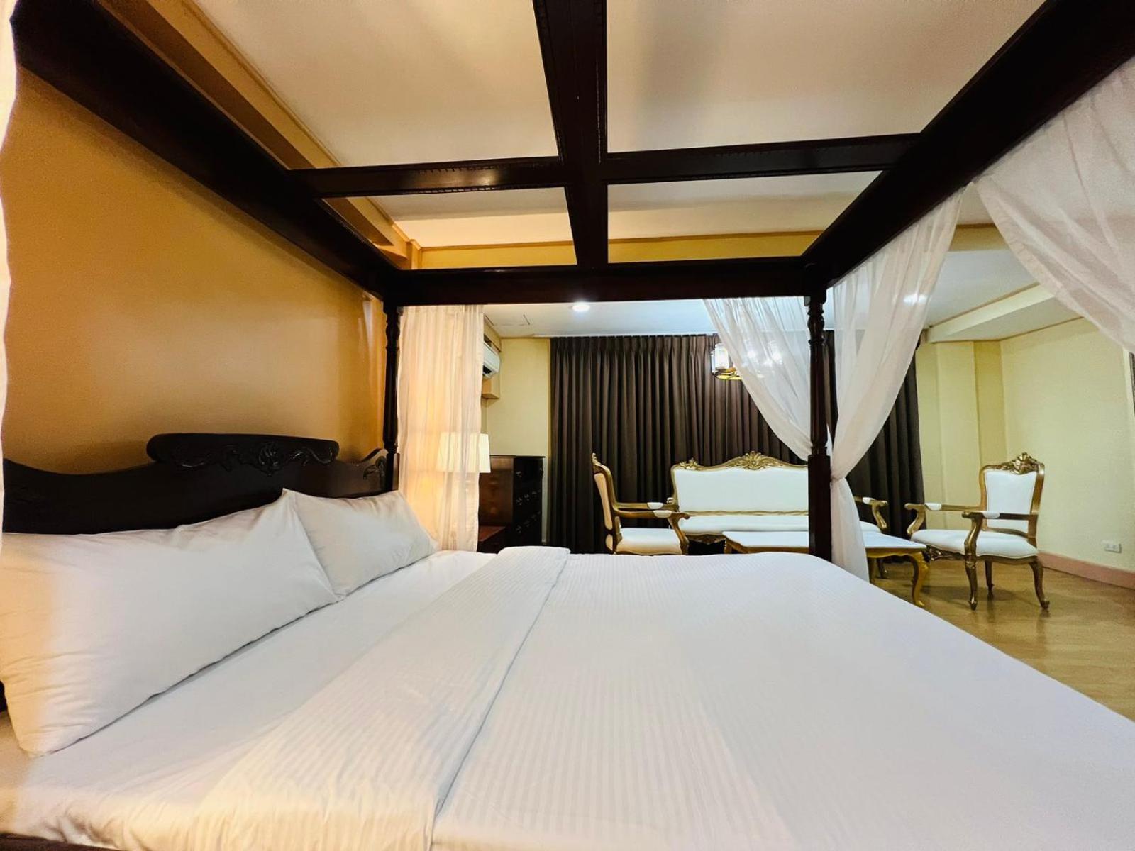 เรดดอร์ซ พรีเมียม แอท อาร์โซ โฮเทล มะนิลา - พนักงานฉีดวัคซีนแล้ว Hotel ภายนอก รูปภาพ